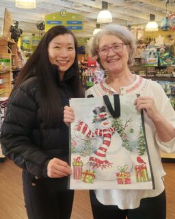 Don’t forget, Northshore! Stop by @ostroms.drugandgift in Kenmore on December 6–7 and support Northshore kids while you shop.

Here’s how it works:

🛍️ Purchase a Giving Bag for just $0.99

➡️ Enjoy 20% off anything that fits in the bag

❤️ And Ostroms will donate $6 to the Northshore Schools Foundation for every bag sold!

Shop local. Give back. All In for Kids!

#northshore #northshoreschoolsfoundation #kenmorewa