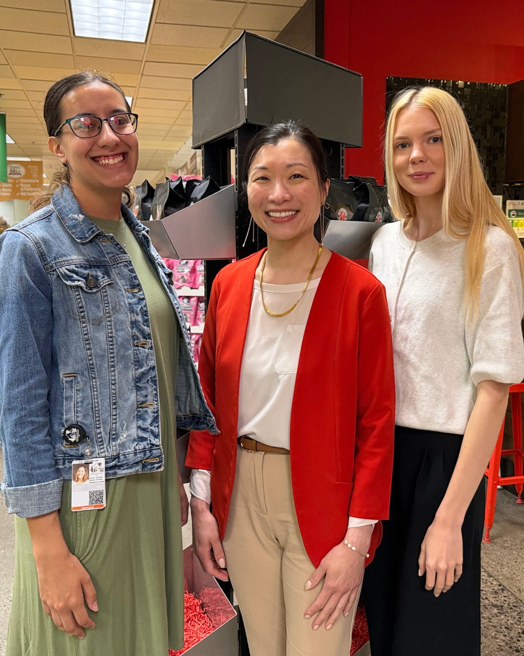 Great things happen when great people connect. Kimm and Yuliya sat down with Andrea and Reghan from the @woodinvillegov, and it's partnerships like this one that fuel everything we do.

Want to connect? Let's chat: kimm@nsdfoundation.org

#northshoreschoolsfoundation