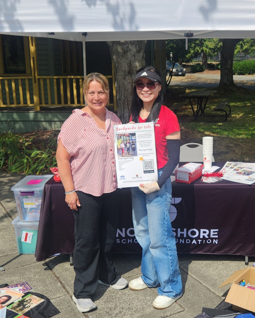 Music, community, and mission! Today's @cityofbothell Kids Concert had it all! Kimm and Laurie enjoyed meeting so many Northshore families, talking about our mission, and encourage digital donations to our Backpack Online Store.

All In for Kids!
#northshoreschoolsfoundation